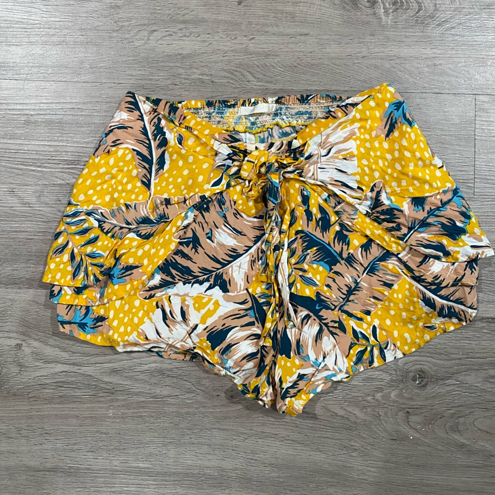 Le Salty Label Tropical Yellow Women's Shorts‎ Medium